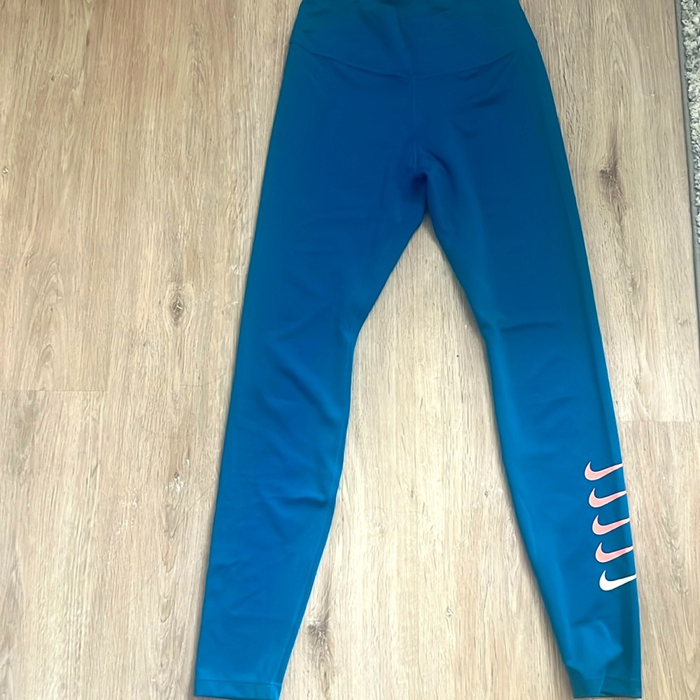 Nike workout leggings